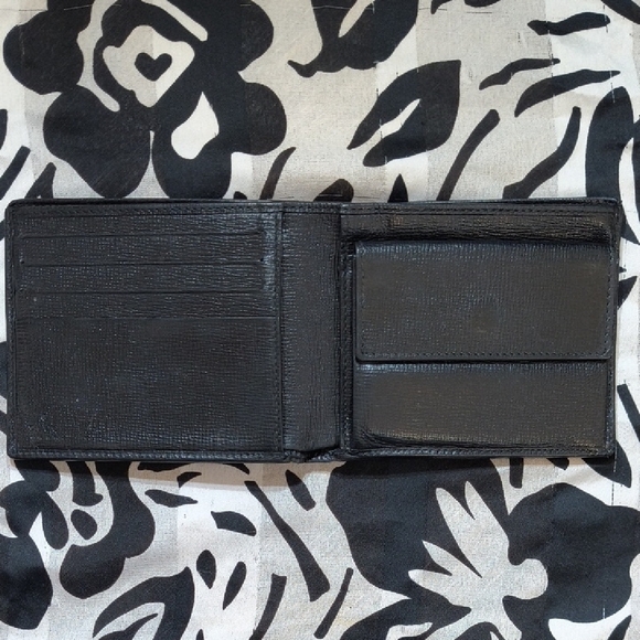 Gucci Wallet Black Leather with Silver Accent - Picture 3 of 11